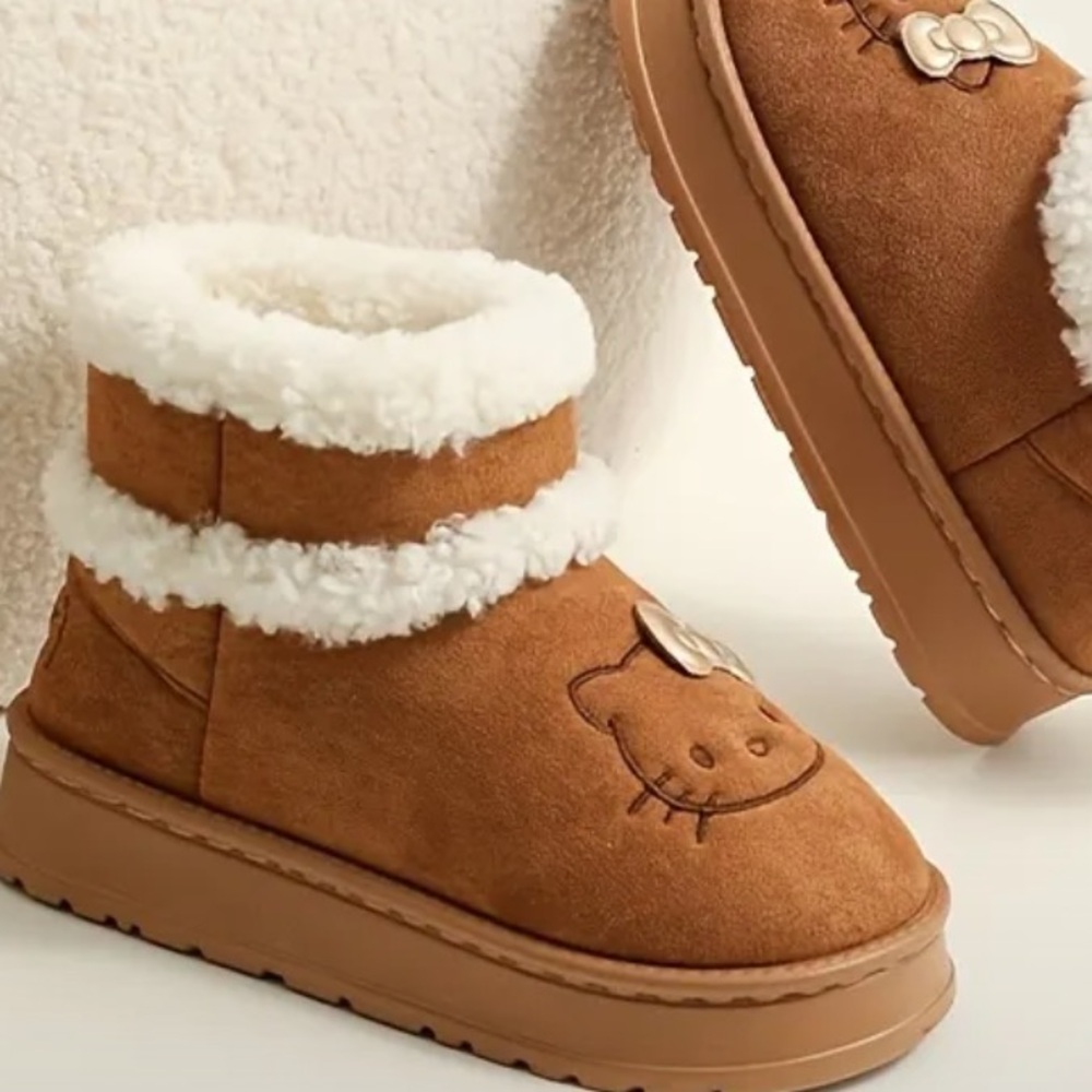 Hello Kitty Tan or brown indoor/outdoor suede boots women’s 7-8 / 38-39 new
